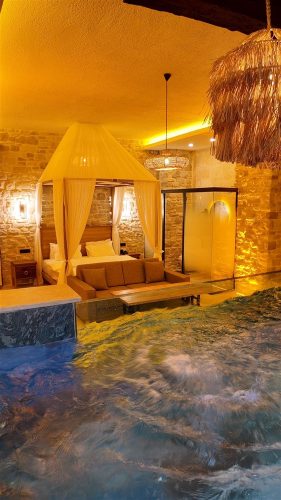İstanbul Emirtimes Otel Cam Havuz Oda