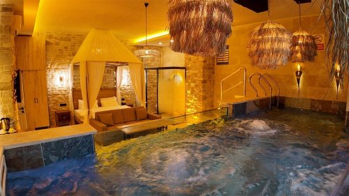 İstanbul Emirtimes Otel Cam Havuz Oda