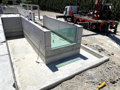 Izmir-Urla-Cam-Havuz