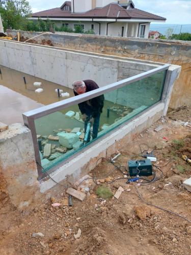 RİVA ÖZEL CAM HAVUZ